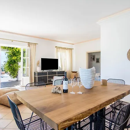 Charmante Authentique