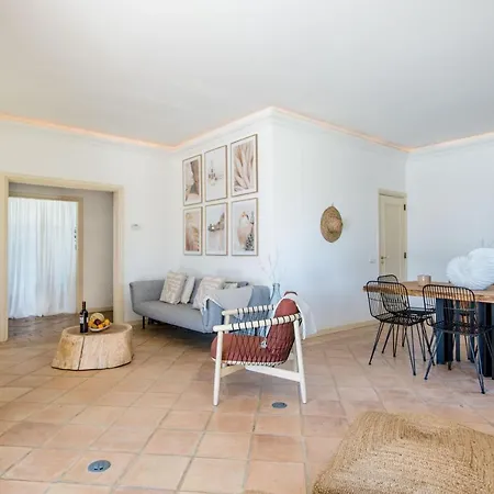 Charmante Authentique